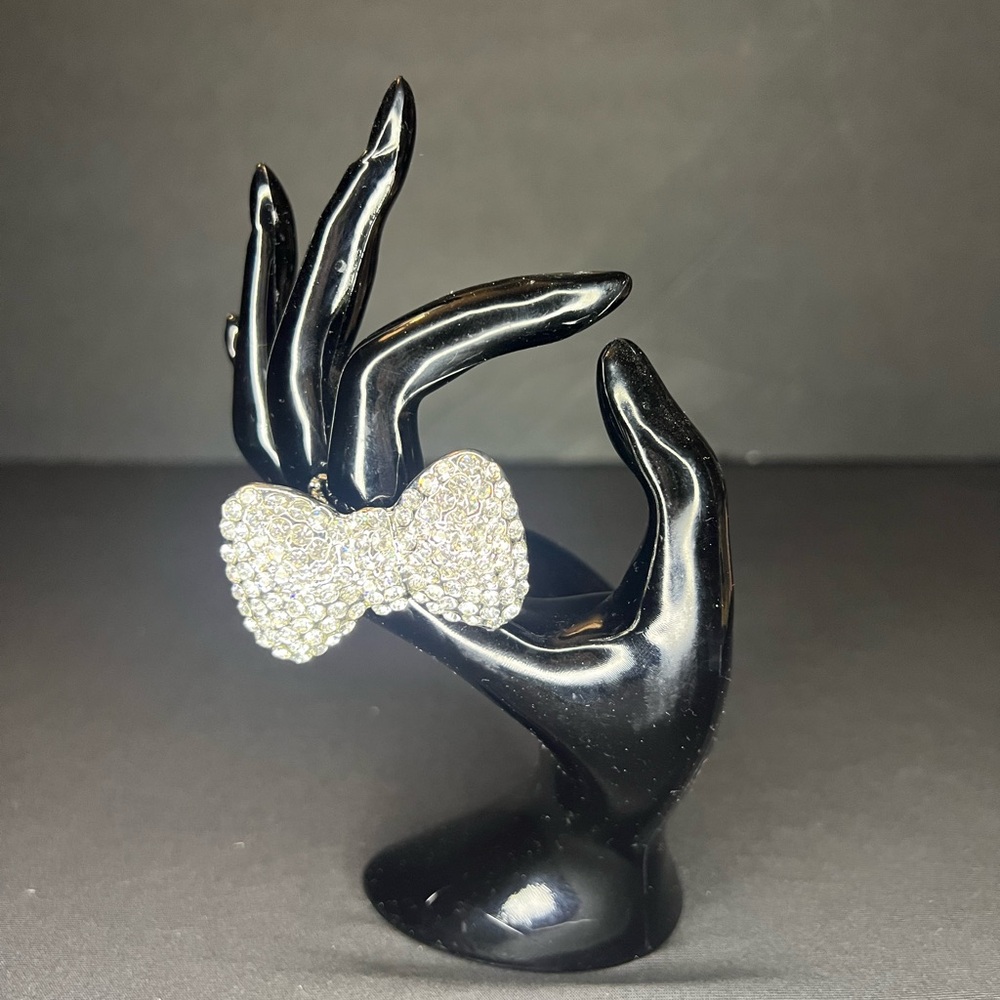 Ami Sparkling Silver Bow Ring